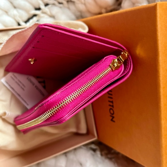 Sold x BNWT Louis vuitton Limited Edition pink canvas Lou wallet - Picture 4 of 12